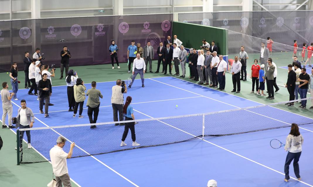 75 milyon liraya mal oldu! Karatay Kapalı Tenis Kortu hizmete açıldı 10